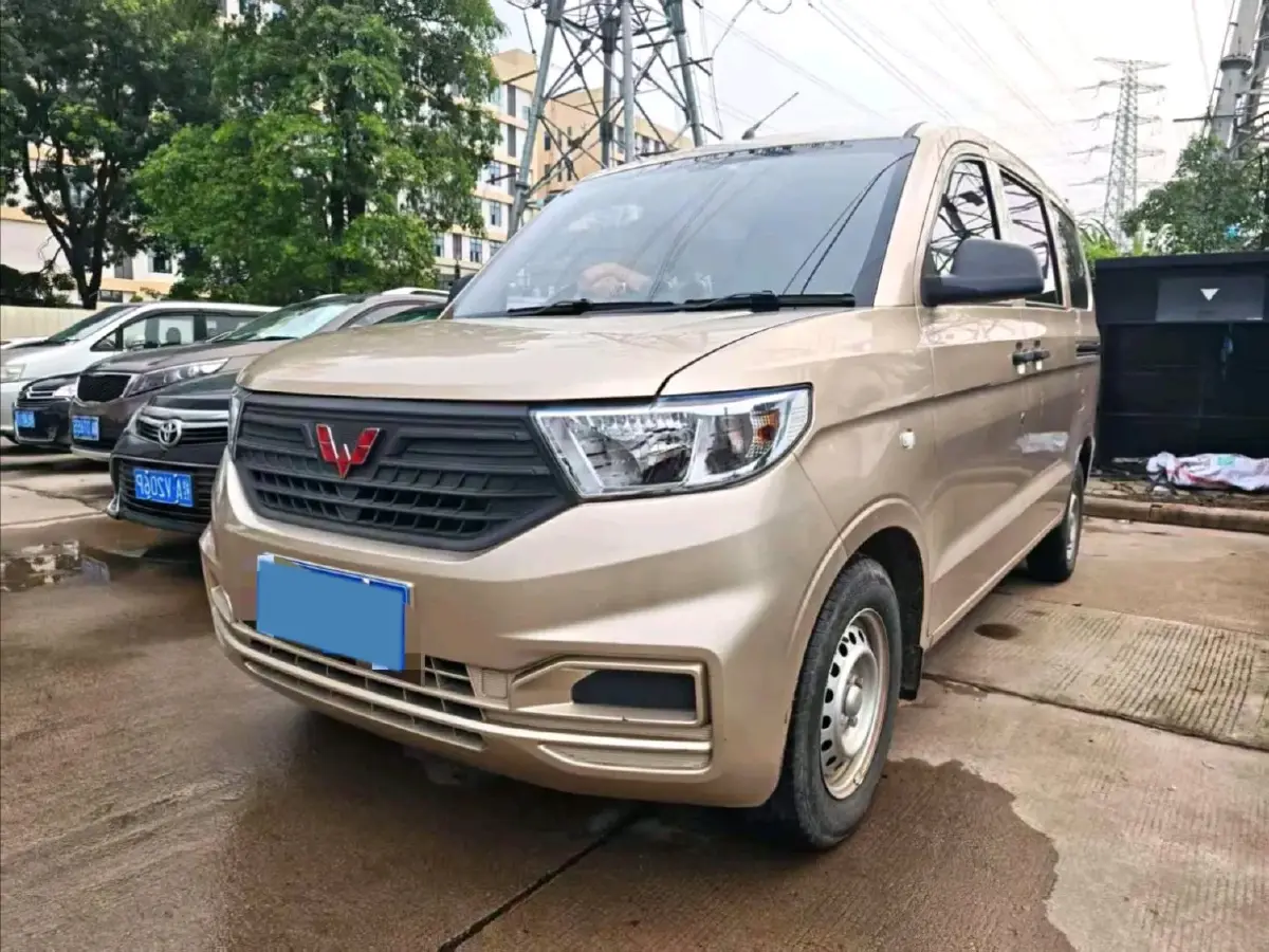2022 WuLing HongGuang V 1.5L 99HP L4 6MT