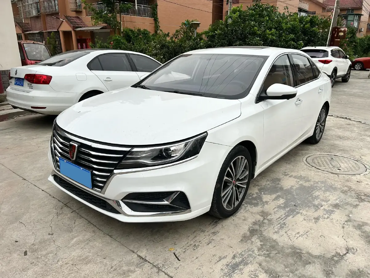 2020 Roewe i6 1.6L 125HP L4 5MT