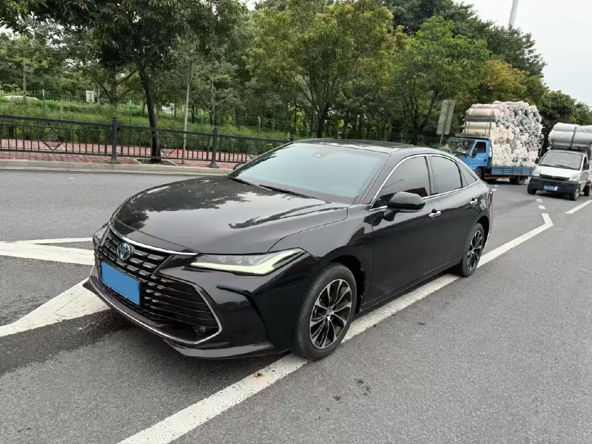 2022 Toyota Avalon 2.5L 178HP L4 E-CVT Hybrid