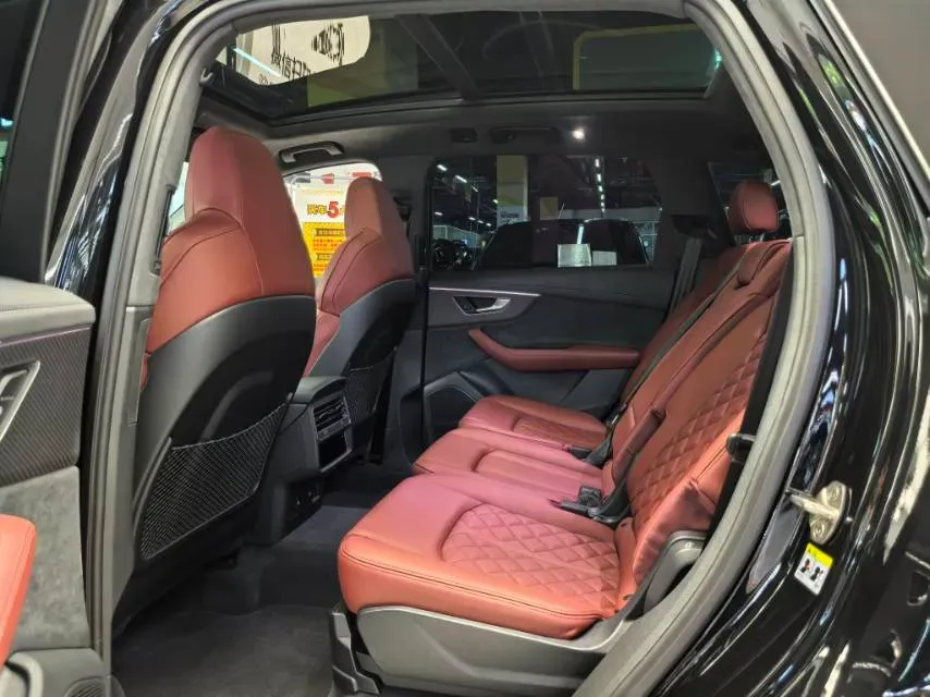 2024 Audi SQ7 4.0T 507HP V8 8AT,autocango,china used car exporter,china ev exporter,chinese used car exporter,chinese used ev exporter