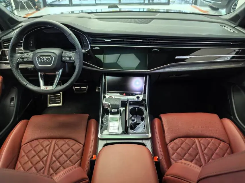 2024 Audi SQ7 4.0T 507HP V8 8AT,autocango,china used car exporter,china ev exporter,chinese used car exporter,chinese used ev exporter