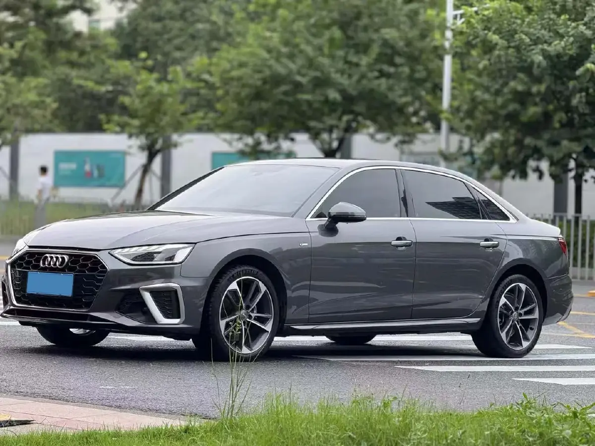 2020 Audi A4L 2.0T 190HP L4 7DCT