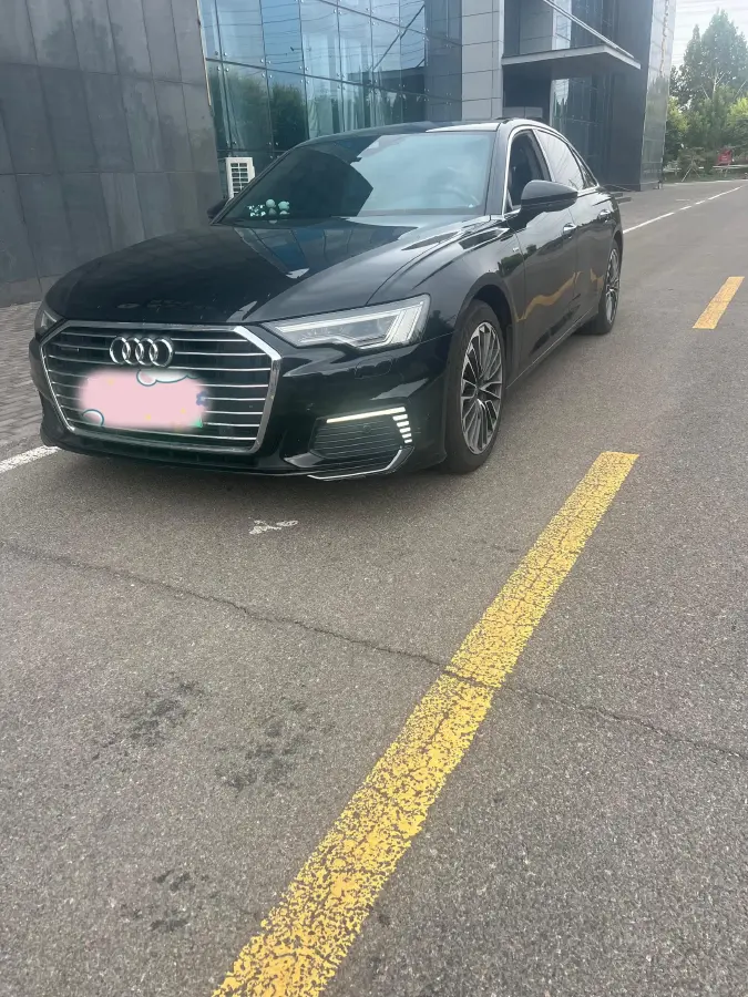 2020 Audi A6L 2.0T 252HP L4 7DCT PHEV 14.1KWH