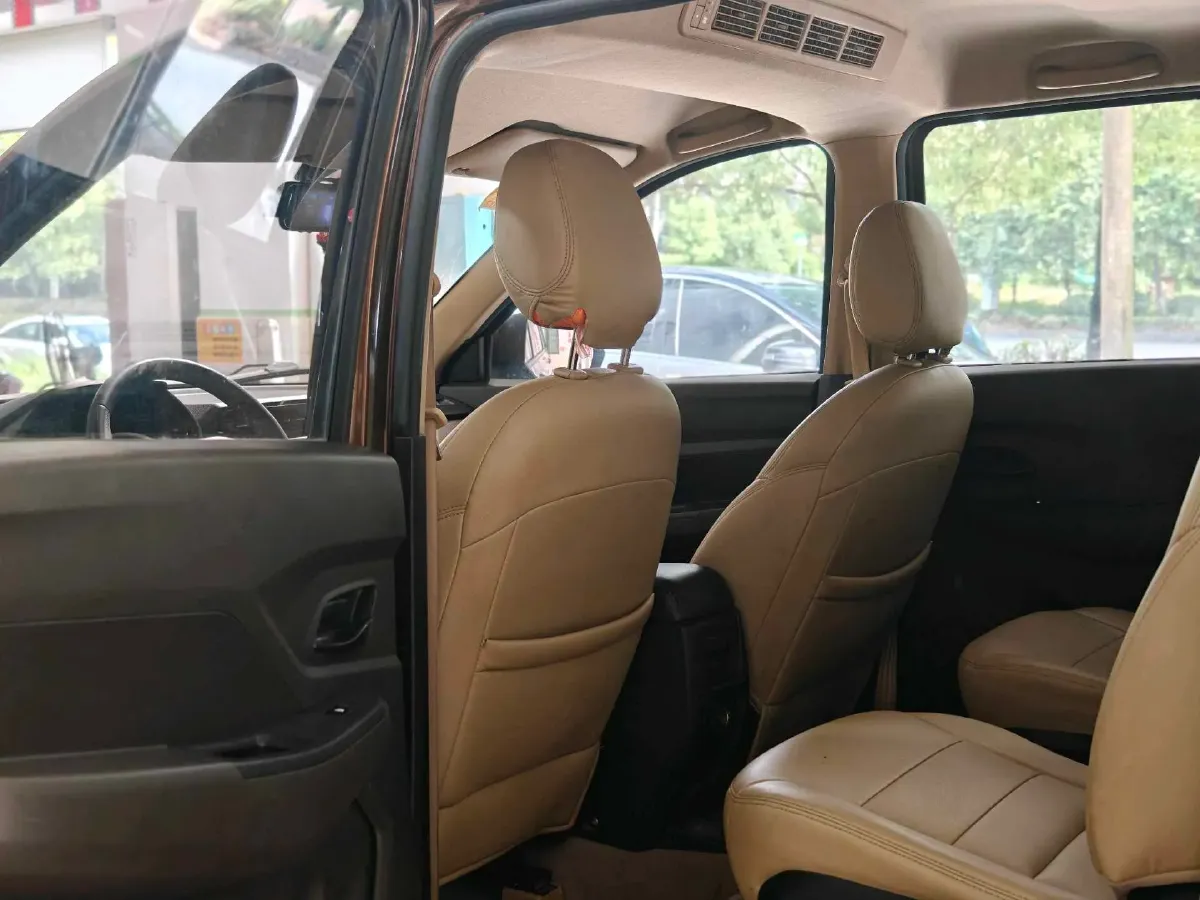 2019 WuLing HongGuang Plus 1.5T 147HP L4 6MT,autocango,china used car exporter,china ev exporter,chinese used car exporter,chinese used ev exporter