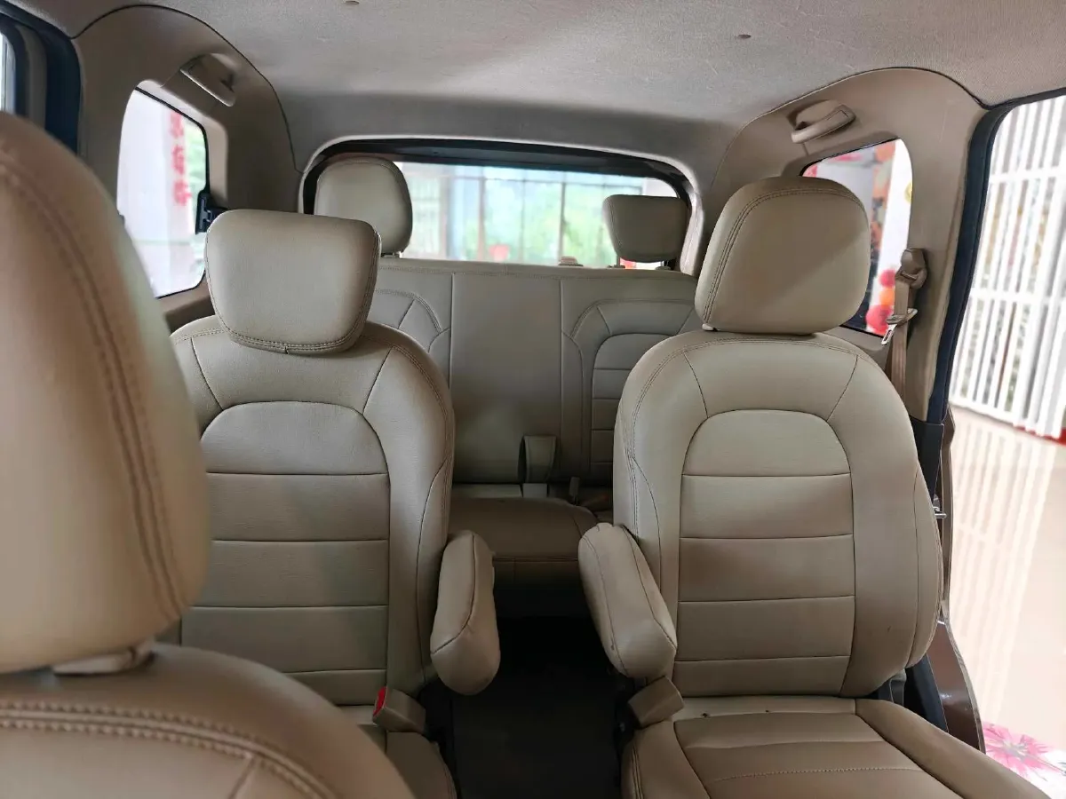 2019 WuLing HongGuang Plus 1.5T 147HP L4 6MT,autocango,china used car exporter,china ev exporter,chinese used car exporter,chinese used ev exporter