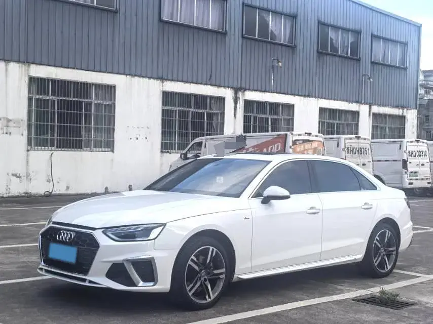 2022 Audi A4L 2.0T 190HP L4 7DCT