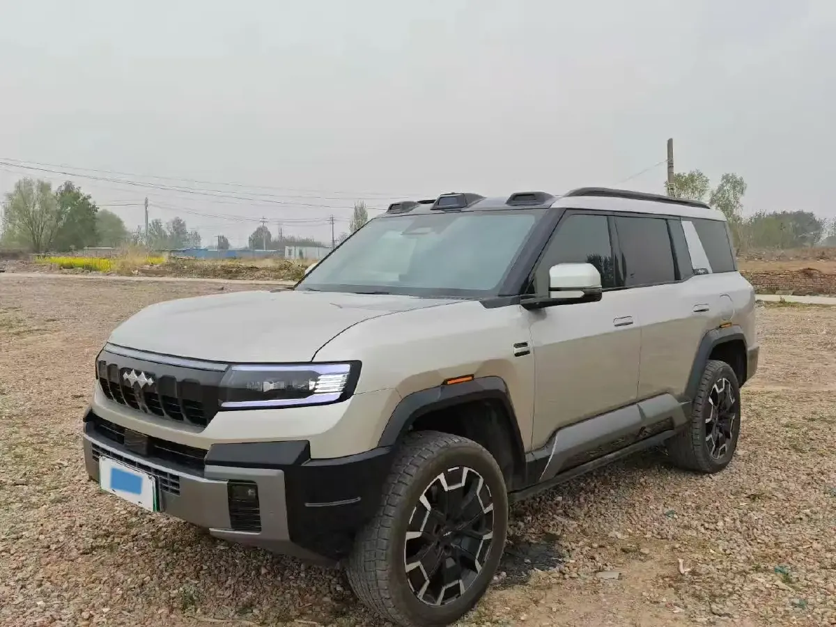 2025 FangChengBao Bao 8 2.0T 245HP L4 E-CVT PHEV 36.8KWH