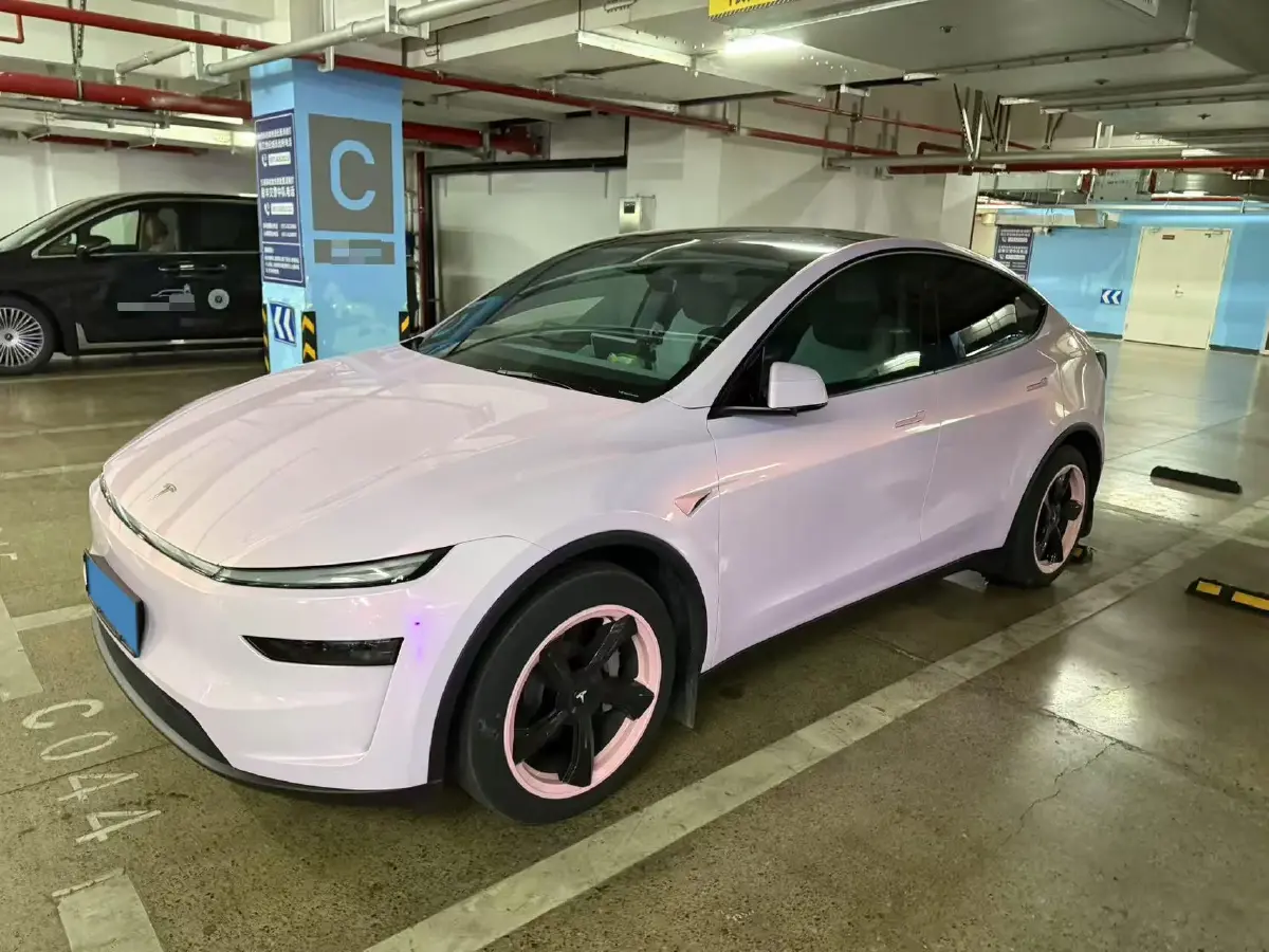 2025 Tesla Model Y BEV 62.5KWH