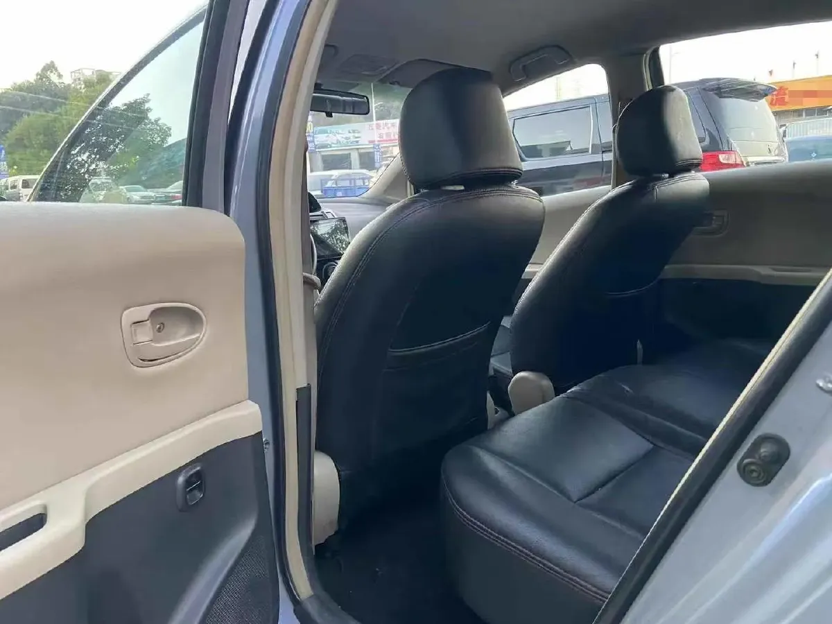 2011 Toyota Yaris 1.6L 118HP L4 4AT,autocango,china used car exporter,china ev exporter,chinese used car exporter,chinese used ev exporter