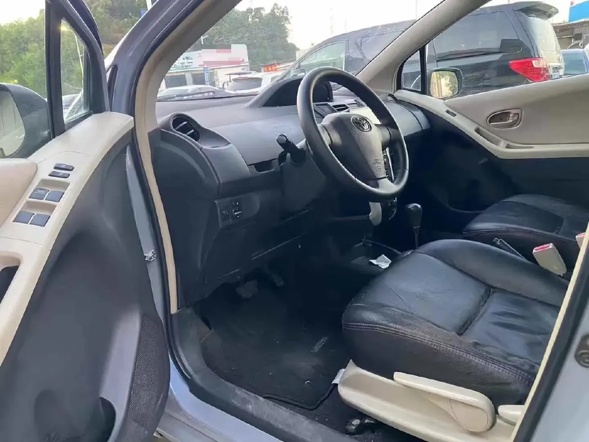 2011 Toyota Yaris 1.6L 118HP L4 4AT,autocango,china used car exporter,china ev exporter,chinese used car exporter,chinese used ev exporter