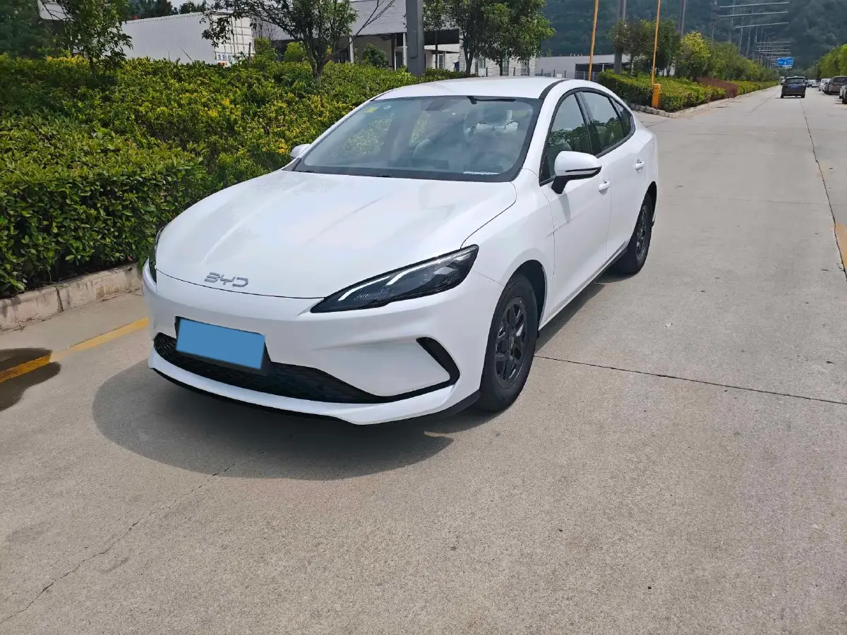 2025 BYD Seal05 DM-i 1.5L 101HP L4 E-CVT PHEV 7.68KWH