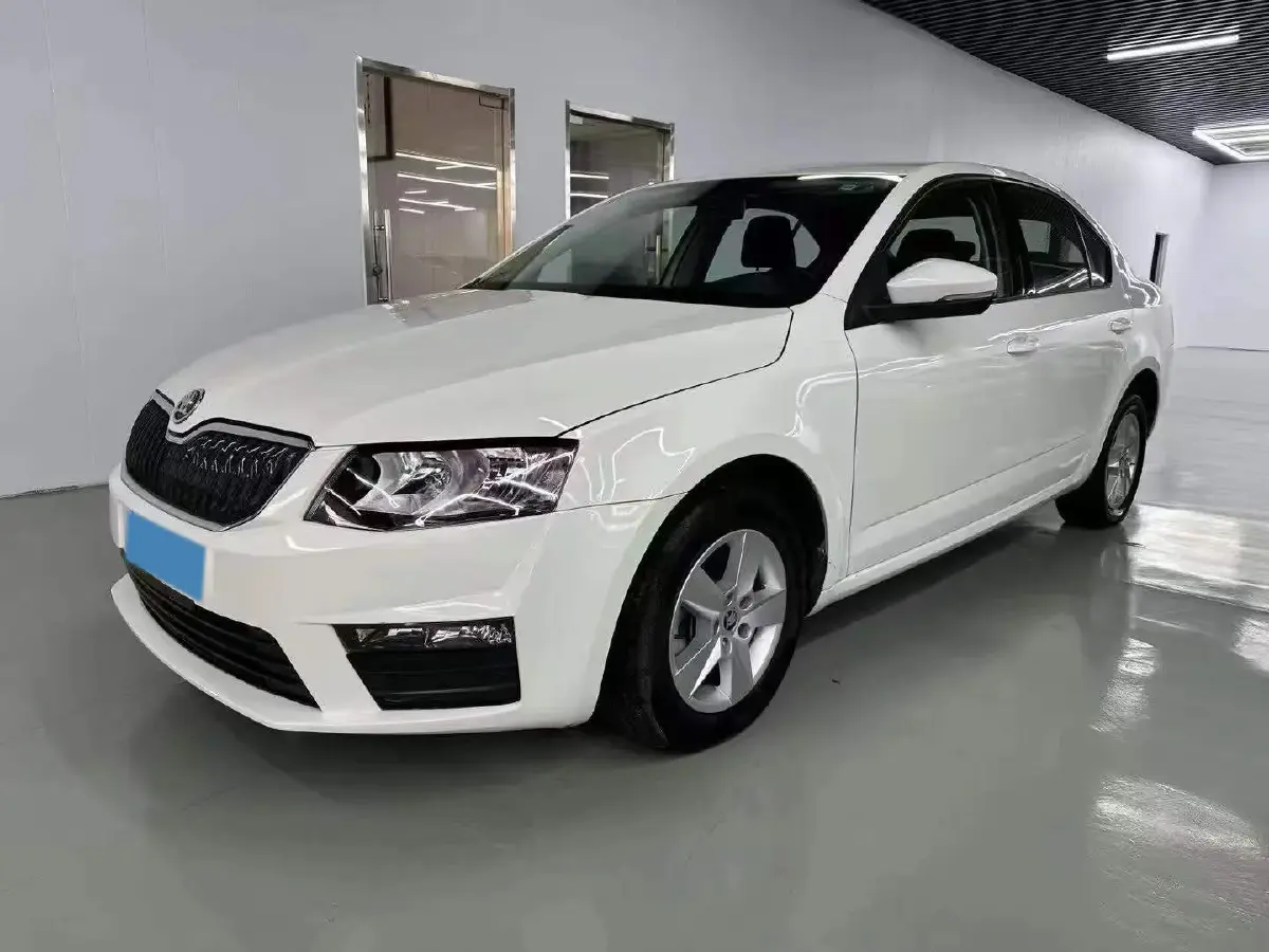 2017 Skoda Octavia 1.6L 110HP L4 6AT