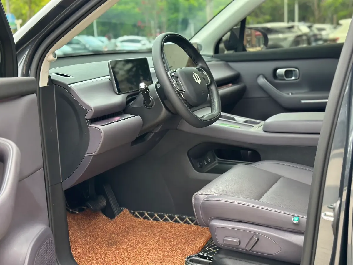 2024 Leapmotor C16 BEV 67.7KWH,autocango,china used car exporter,china ev exporter,chinese used car exporter,chinese used ev exporter