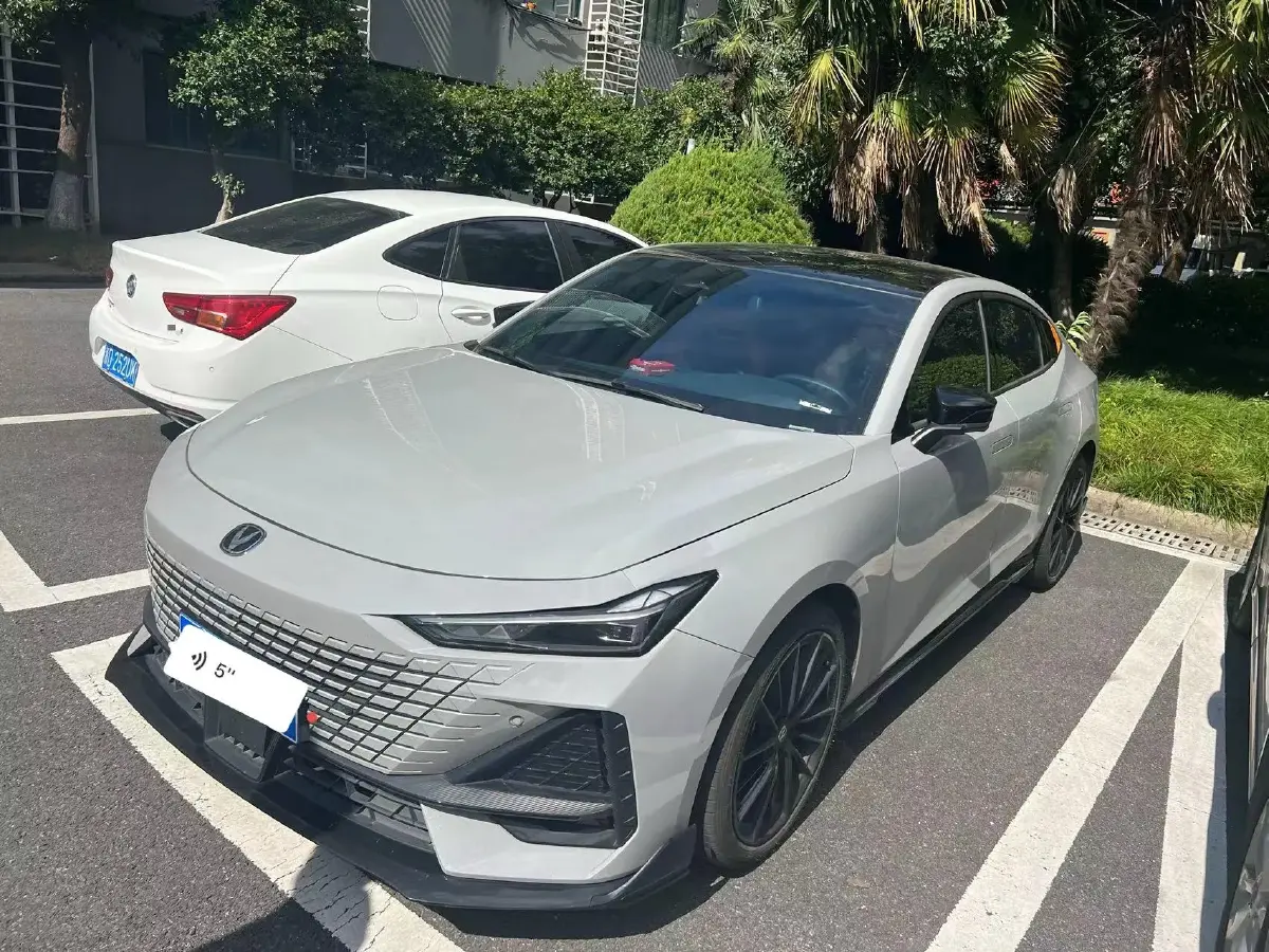 2023 ChangAn UNI-V 1.5T 188HP L4 7DCT