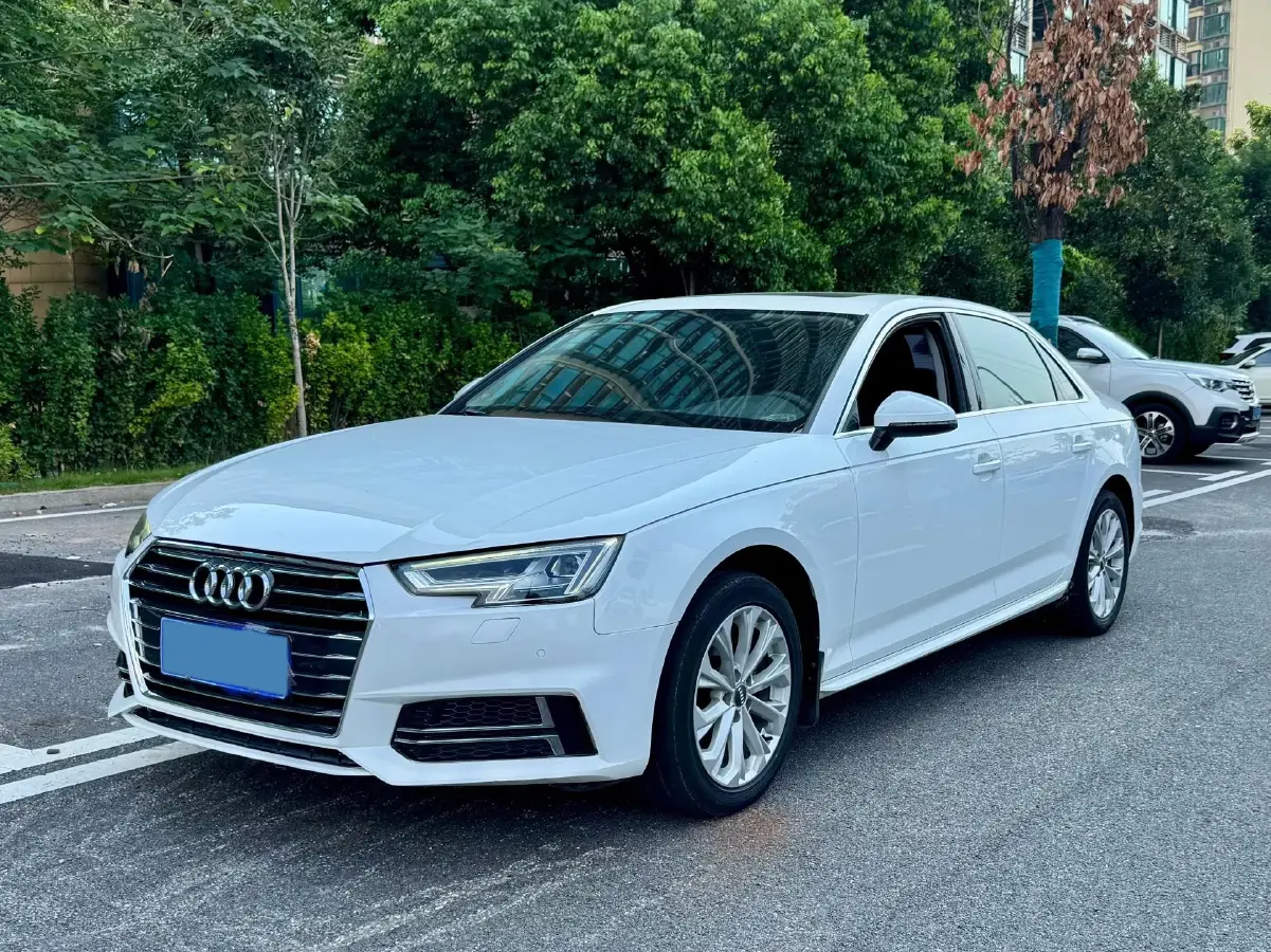2019 Audi A4L 2.0T 190HP L4 7DCT