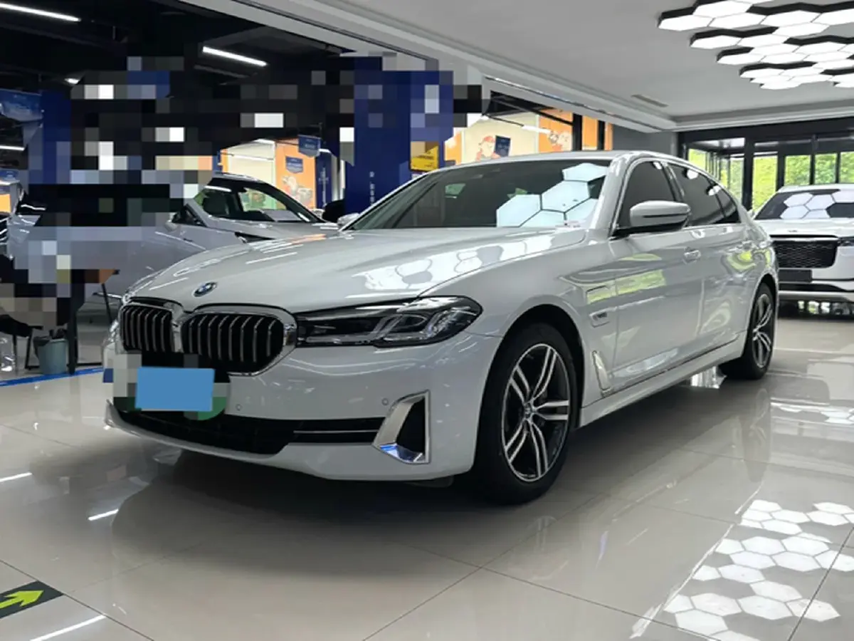 2021 BMW 5 Series 2.0T 184HP L4 8AT PHEV 17.7KWH