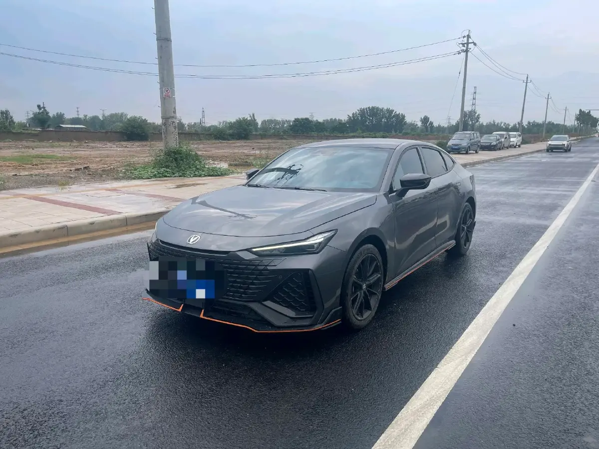 2023 ChangAn UNI-V 2.0T 233HP L4 8AT