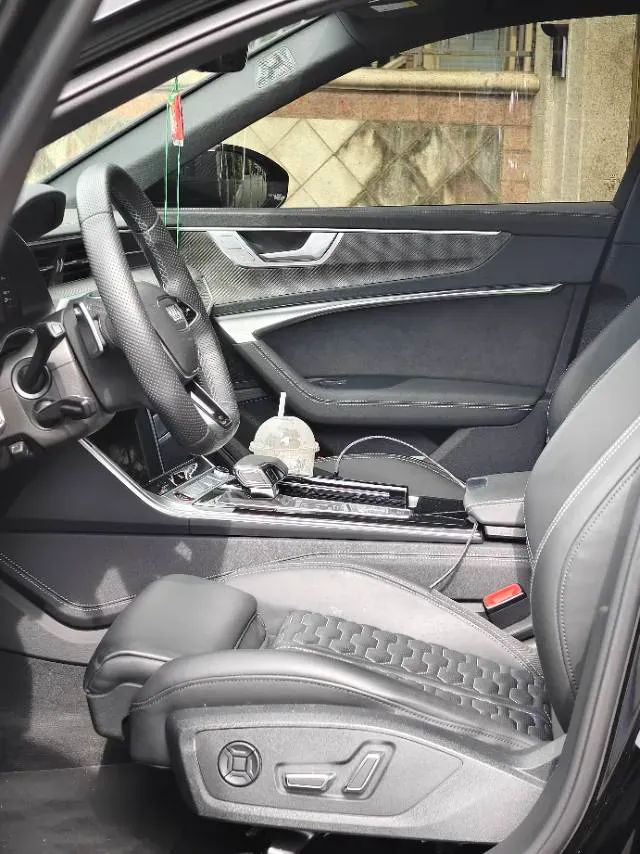 2024 Audi RS 6 4.0T 630HP V8 8AT,autocango,china used car exporter,china ev exporter,chinese used car exporter,chinese used ev exporter