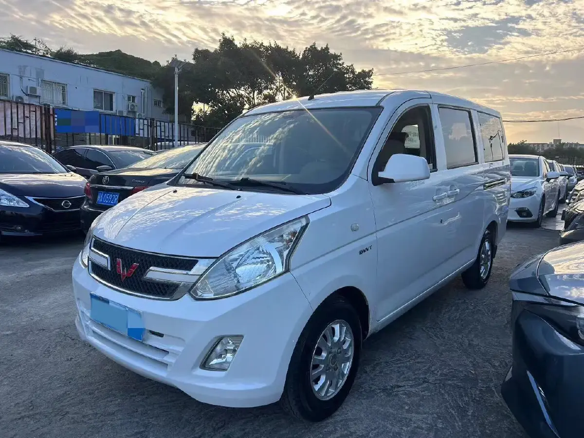 2019 WuLing HongGuang Plus 1.5T 147HP L4 6MT