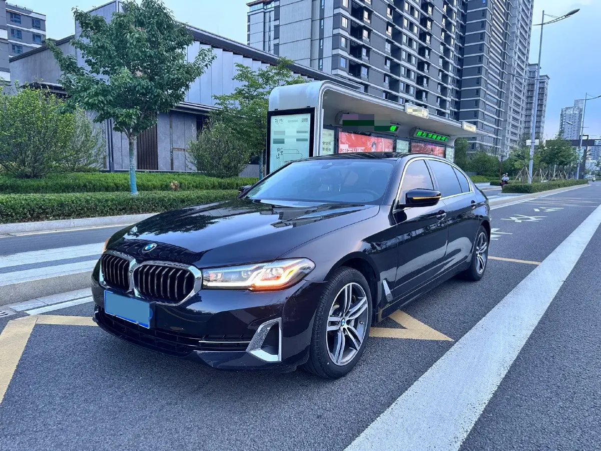 2022 BMW 5 Series 2.0T 252HP L4 8AT