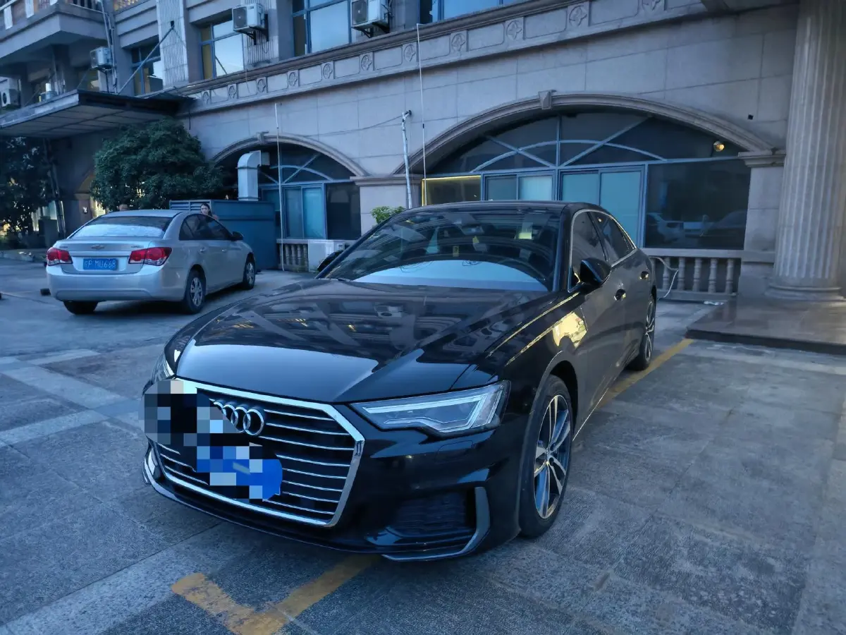 2021 Audi A6L 2.0T 190HP L4 7DCT