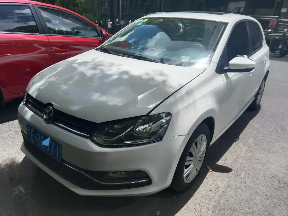 2016 Volkswagen Polo 1.6L 110HP L4 6AT