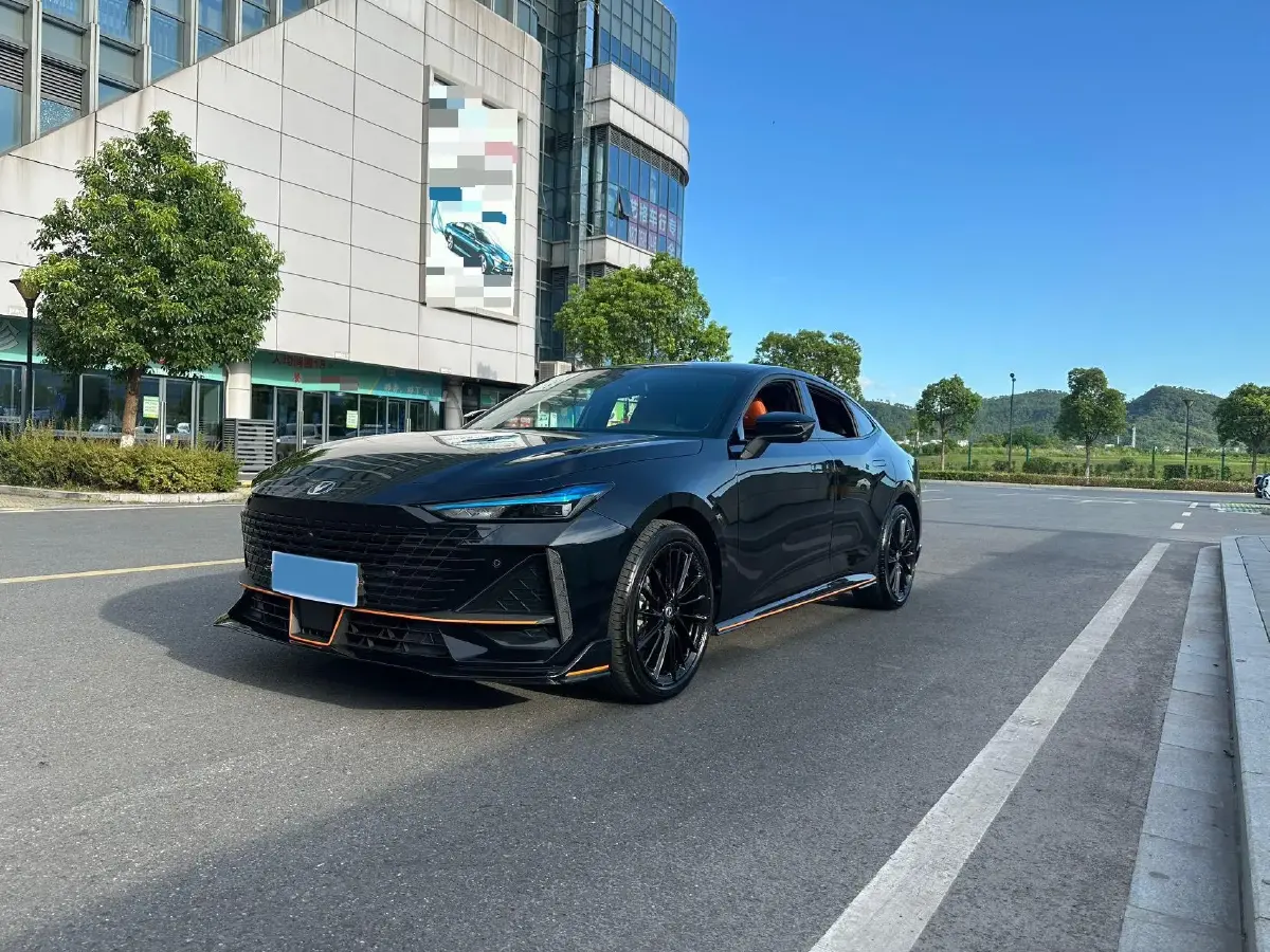 2022 ChangAn UNI-V 1.5T 188HP L4 7DCT