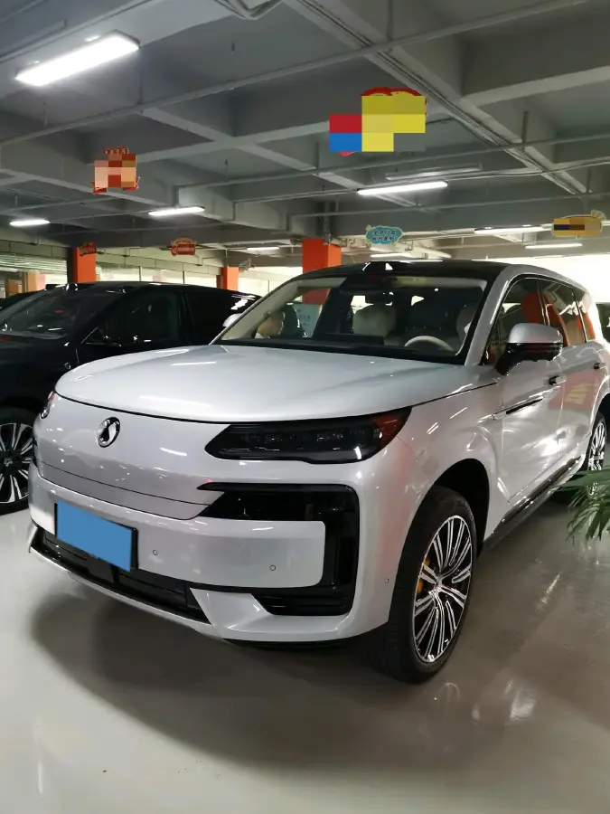 2025 Denza DenzaN9 2.0T 207HP L4 E-CVT PHEV