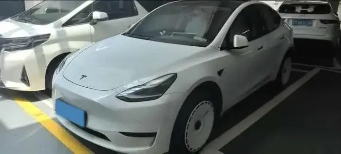 2022 Tesla Model Y BEV 60KWH