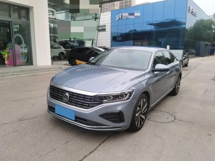 2022 Volkswagen Passat 2.0T 220HP L4 7DCT