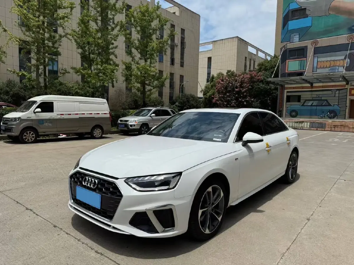 2020 Audi A4L 2.0T 150HP L4 7DCT
