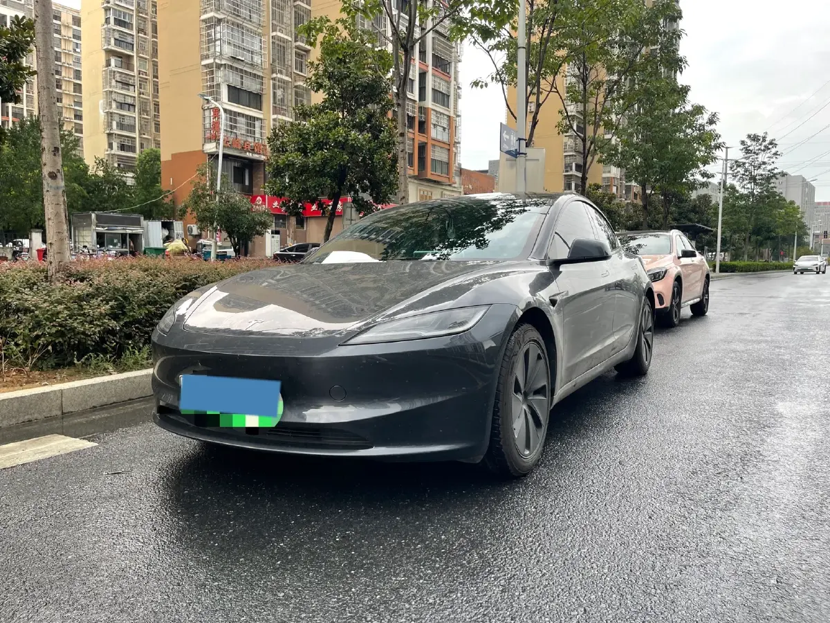 2025 Tesla Model 3 BEV 62.5KWH