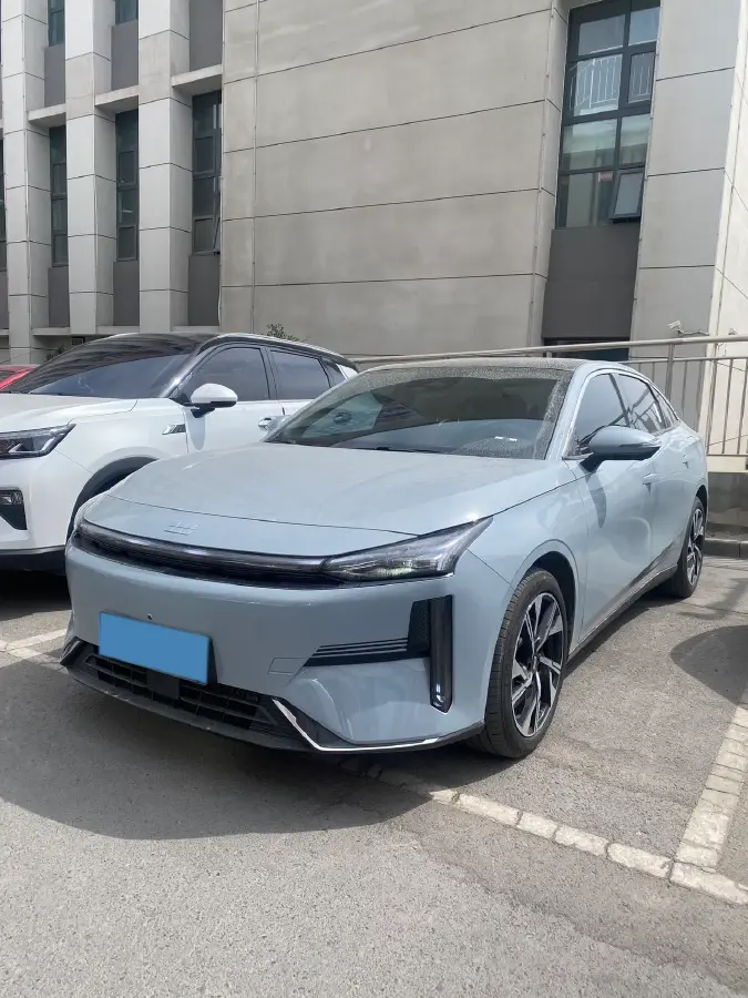 2023 Geely Galaxy L6 1.5T 163HP L4 3DHT PHEV