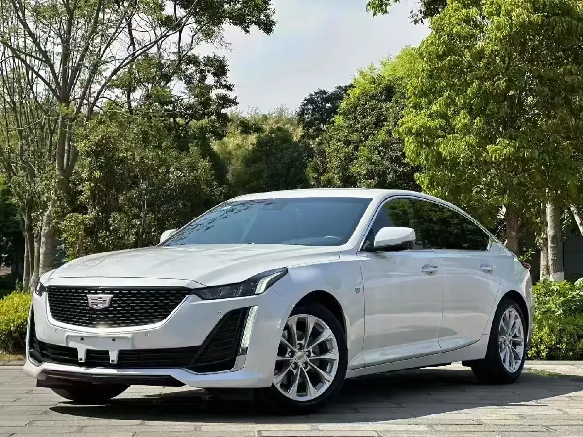 2022 Cadillac CT5 2.0T 237HP L4 10AT