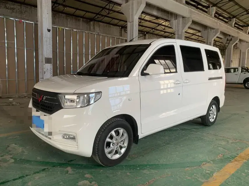 2022 WuLing HongGuang V 1.5L 99HP L4 6MT