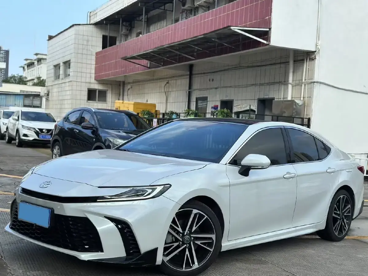 2024 Toyota Camry 2.0L 173HP L4 CVT