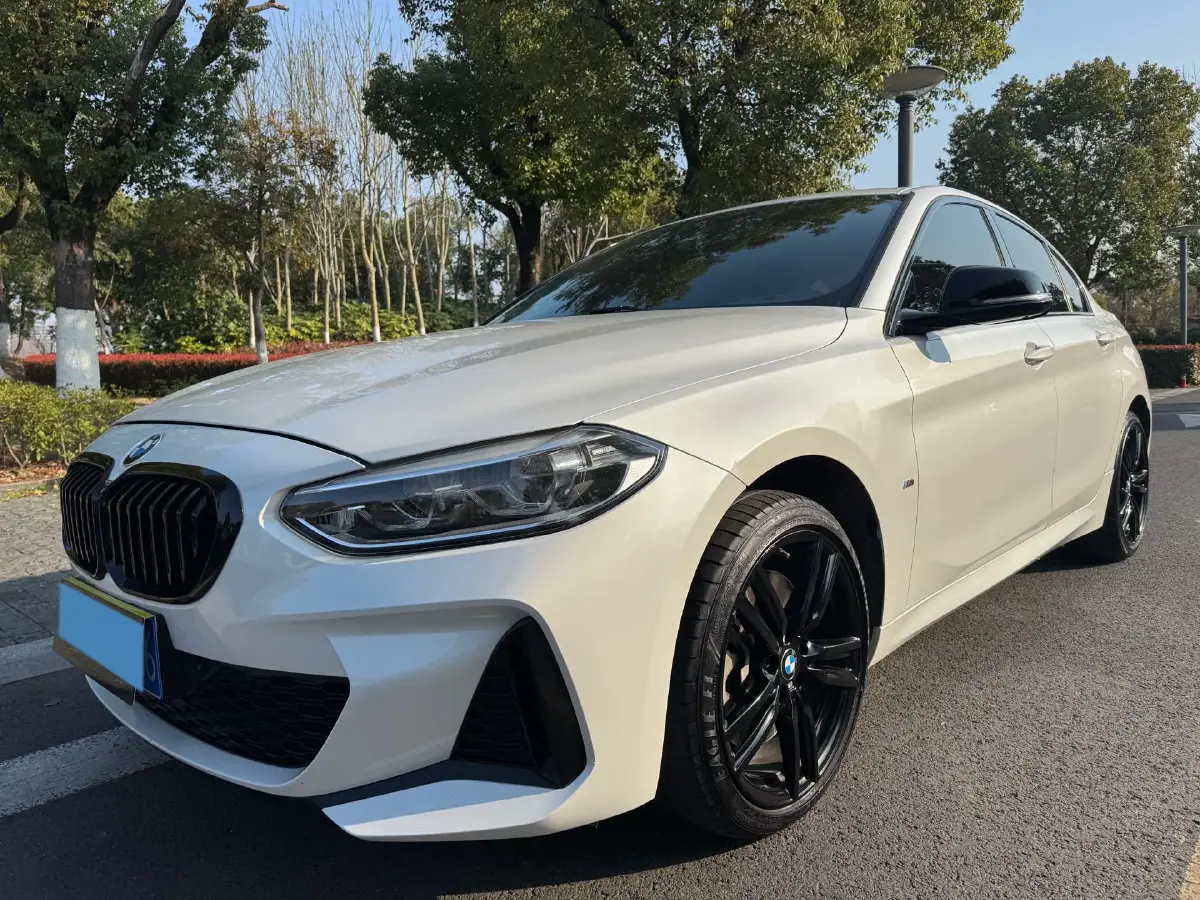 2022 BMW 1 Series 2.0T 192HP L4 7DCT