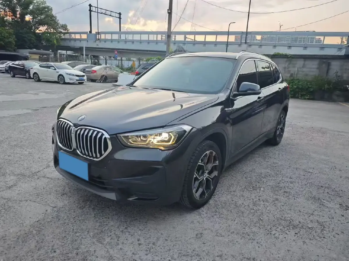 2021 BMW X1 2.0T 192HP L4 7DCT
