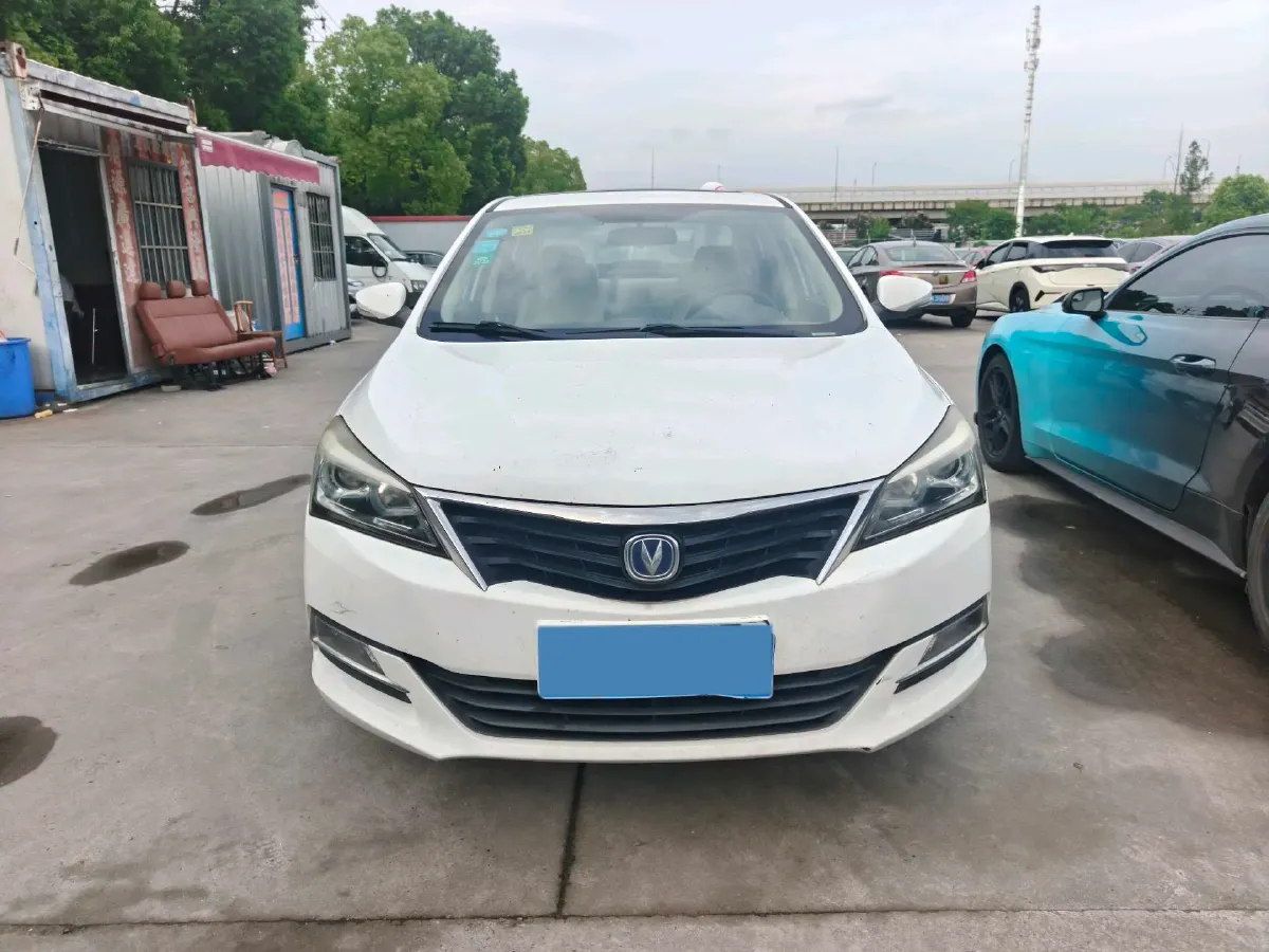 2015 ChangAn Alsvin V7 1.6L 124HP L4 5MT,autocango,china used car exporter,china ev exporter,chinese used car exporter,chinese used ev exporter