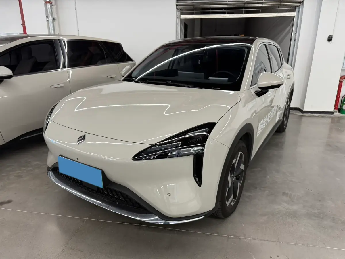 2024 BaoJun Cloud Sea BEV 69.2KWH