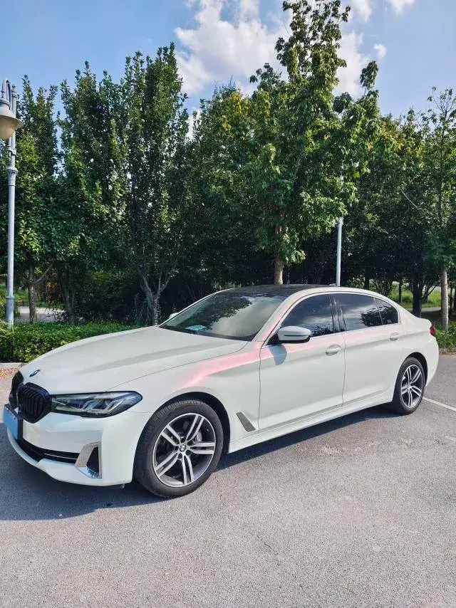 2022 BMW 5 Series 2.0T 252HP L4 8AT