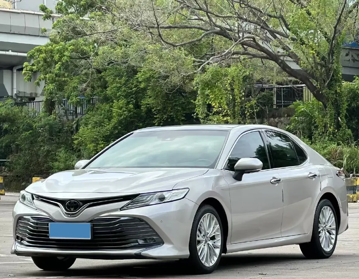 2018 Toyota Camry 2.5L 209HP L4 8AT