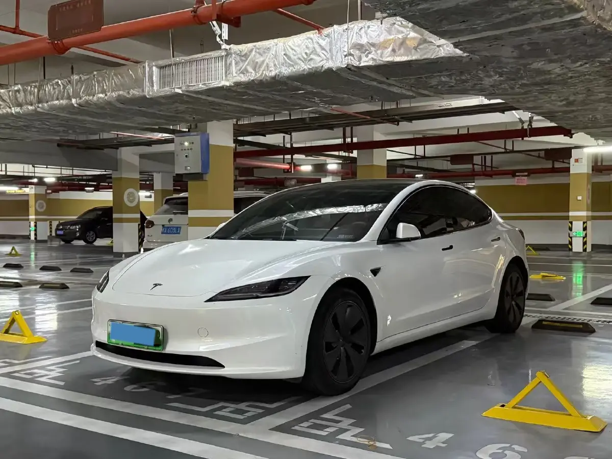 2023 Tesla Model 3 BEV 60KWH