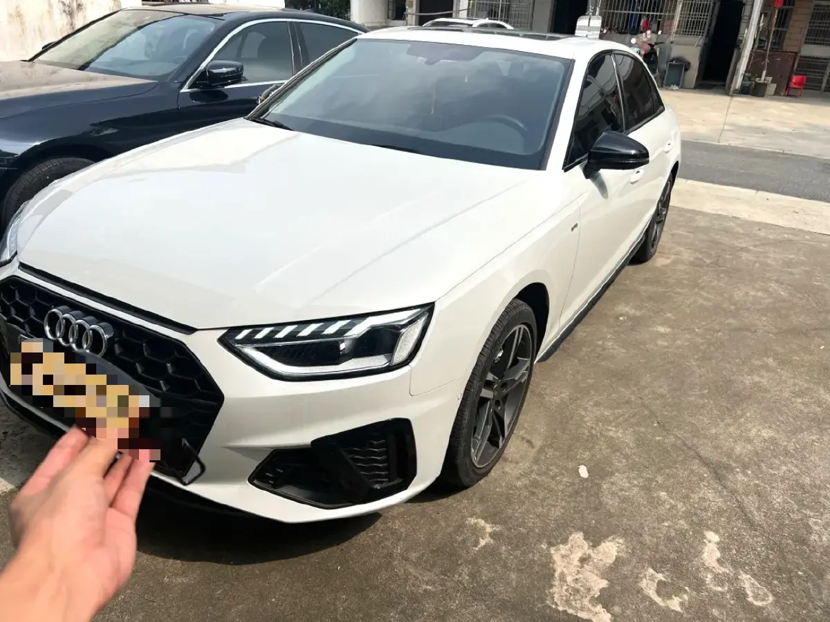 2022 Audi A4L 2.0T 190HP L4 7DCT