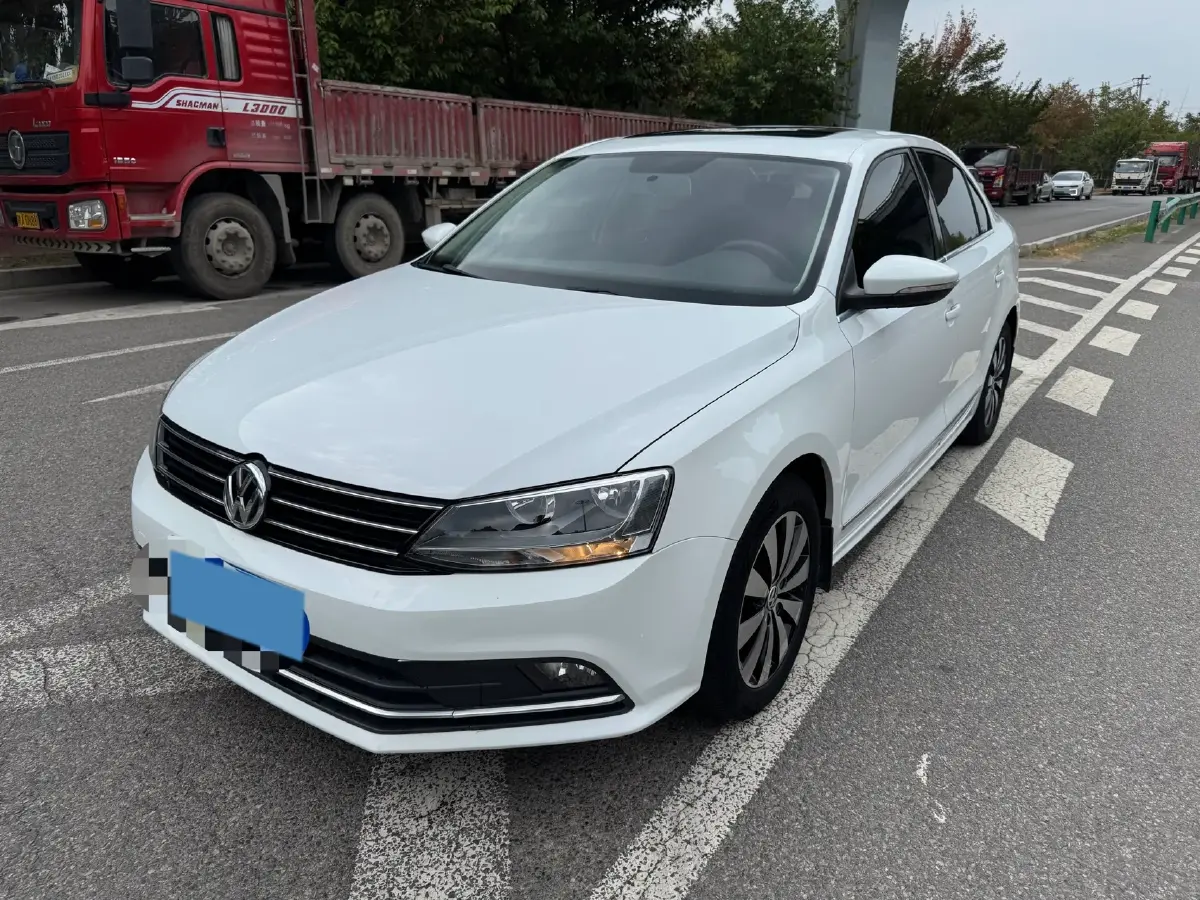 2018 Volkswagen Sagitar 1.4T 150HP L4 7DCT