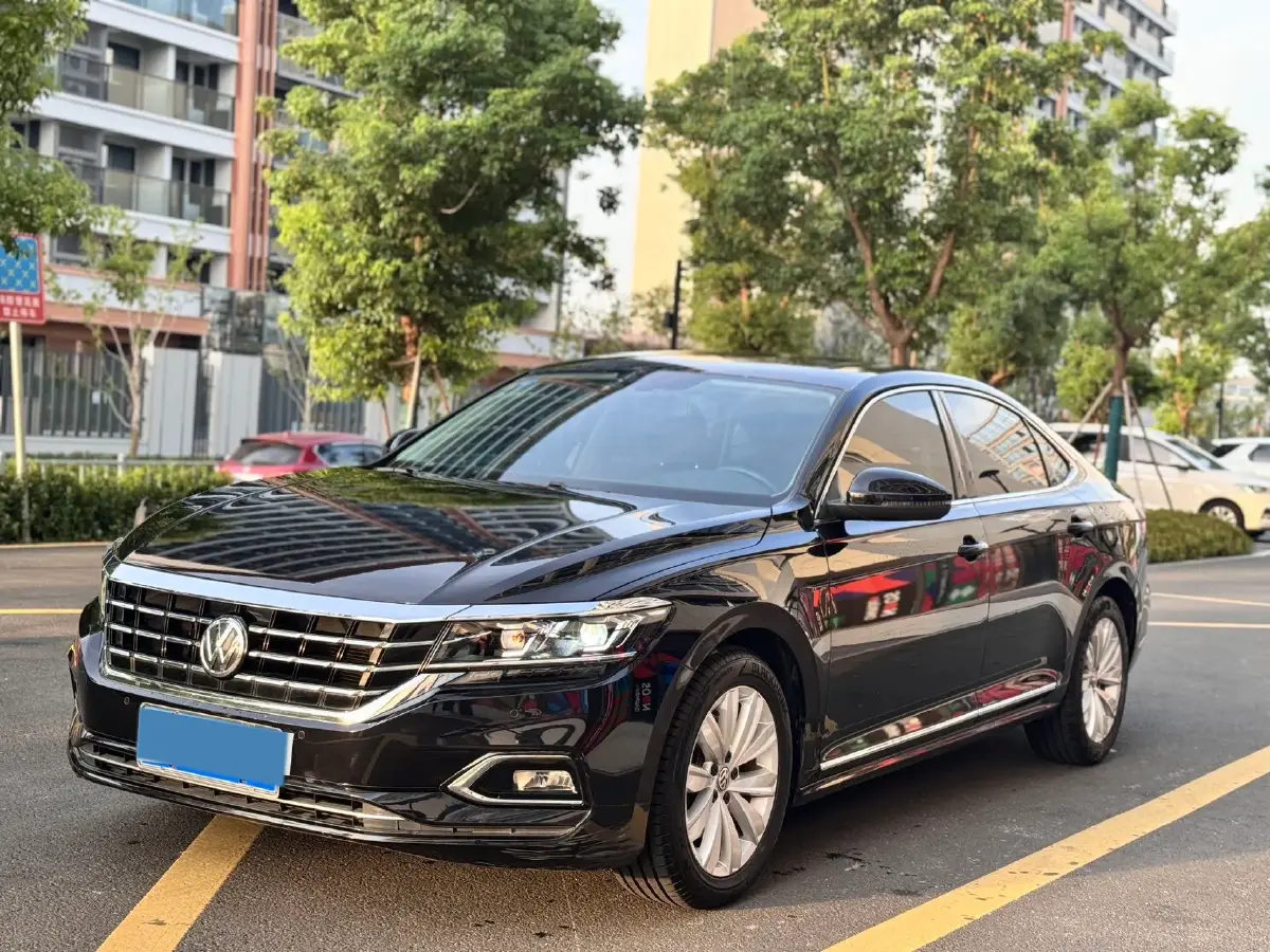 2019 Volkswagen Passat 2.0T 186HP L4 7DCT
