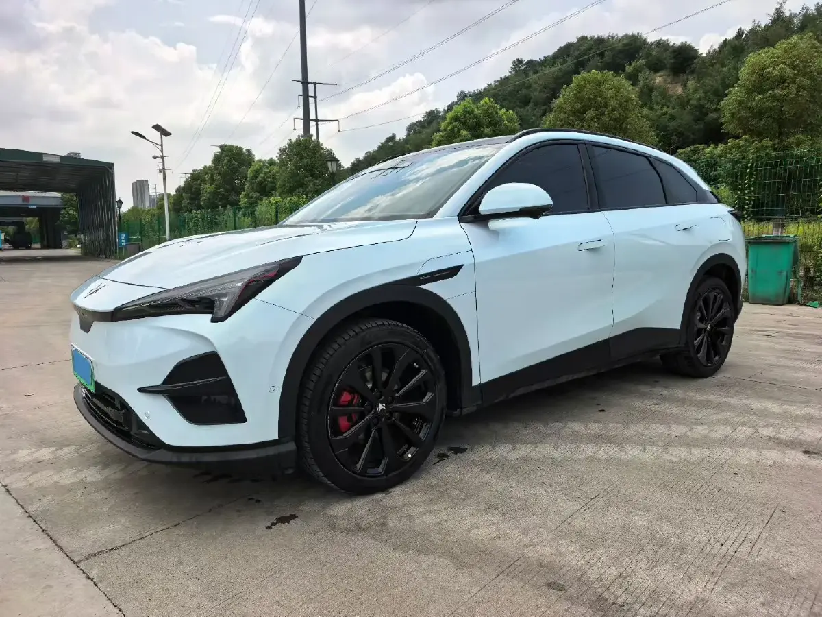 2024 ARCFOX αT5 BEV 79.2KWH