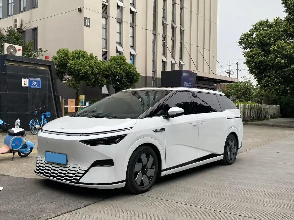 2024 Xpeng X9 BEV 101.5KWH