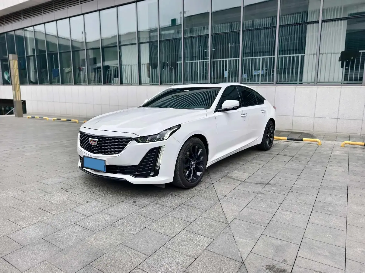 2022 Cadillac CT5 2.0T 237HP L4 10AT