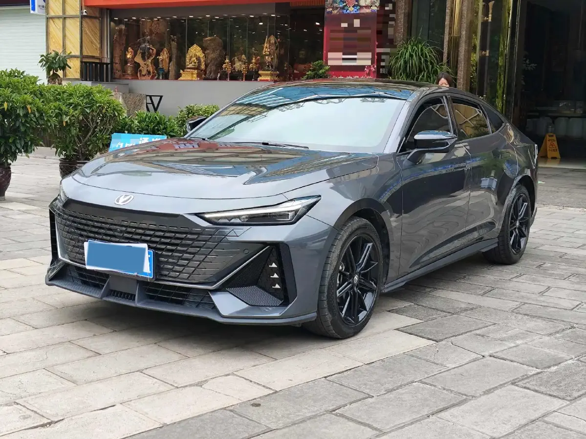 2022 ChangAn UNI-V 1.5T 188HP L4 7DCT